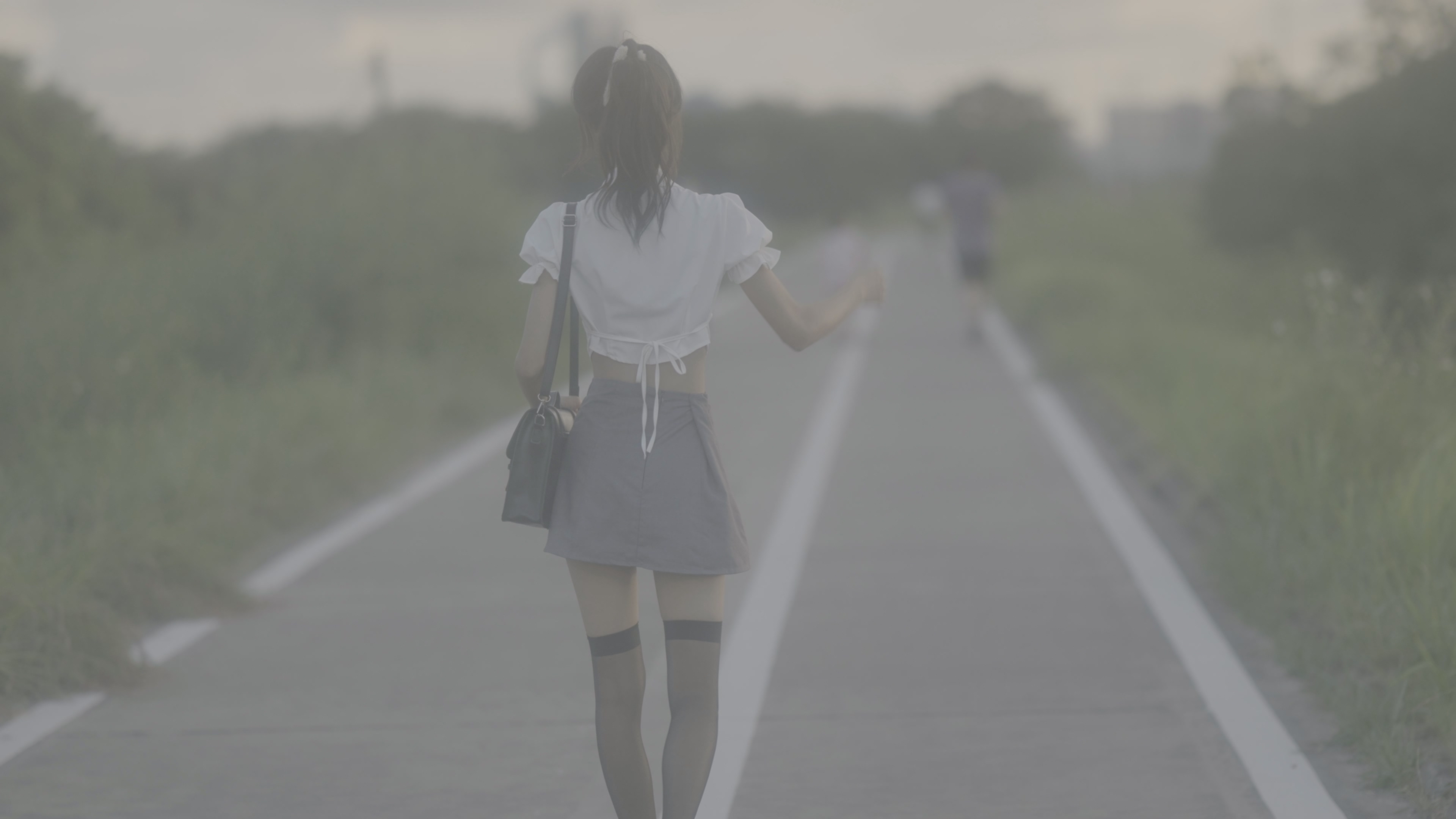 背包 背影 .MP4_20231127_152705.278.jpg